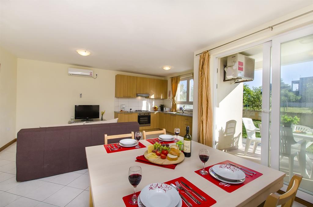 Apartments Glavan Privlaka  Bilik gambar